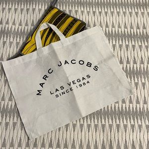 Marc Jacobs Large thick canvas quality tote. Beach